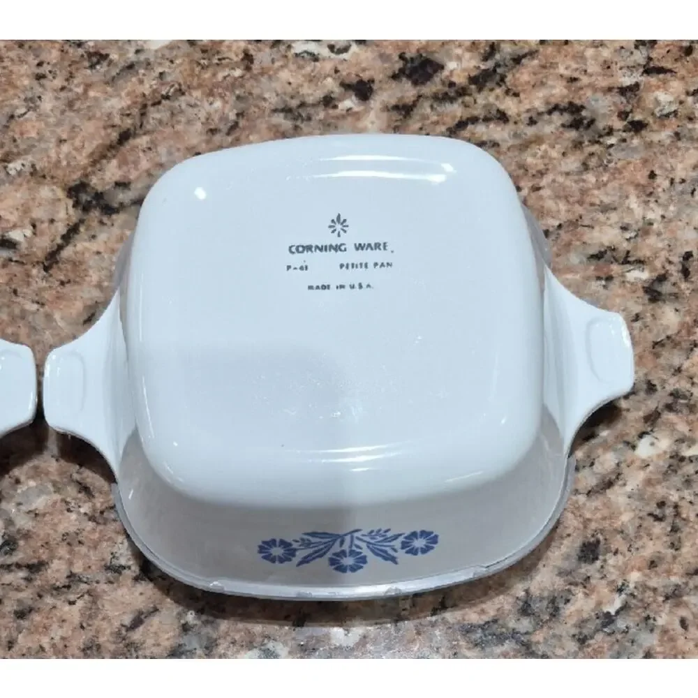 Corning Ware P-41 Petite Pans Bakeware Set with Plastic Lids (set of 2)